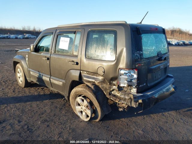 Photo 2 VIN: 1J4PN2GK5AW182838 - JEEP LIBERTY 