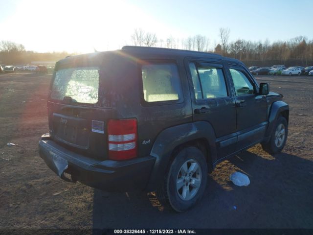 Photo 3 VIN: 1J4PN2GK5AW182838 - JEEP LIBERTY 