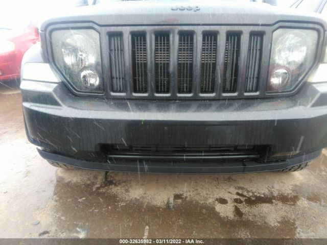 Photo 5 VIN: 1J4PN2GK5BW506386 - JEEP LIBERTY 