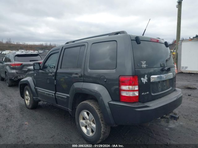 Photo 2 VIN: 1J4PN2GK5BW569293 - JEEP LIBERTY 