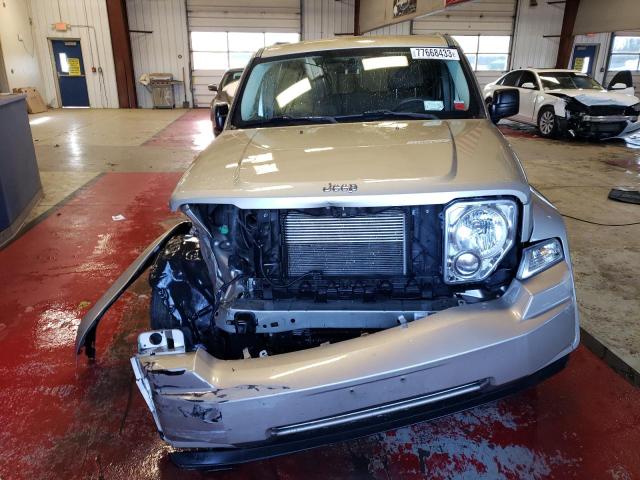 Photo 4 VIN: 1J4PN2GK5BW577572 - JEEP LIBERTY 