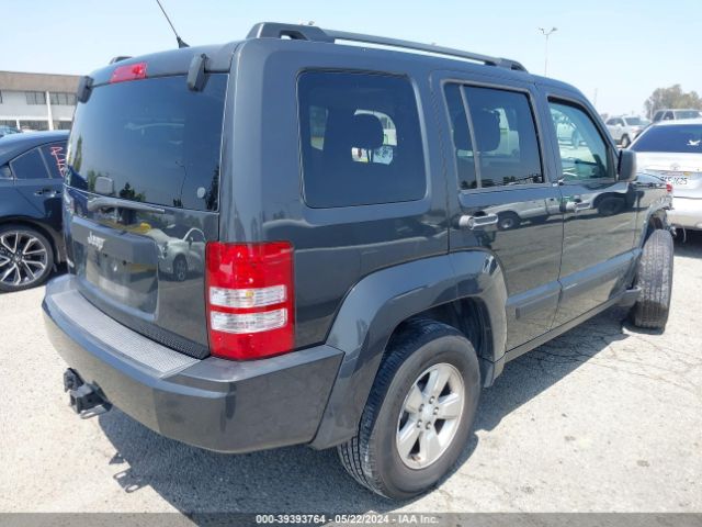 Photo 3 VIN: 1J4PN2GK5BW586577 - JEEP LIBERTY 