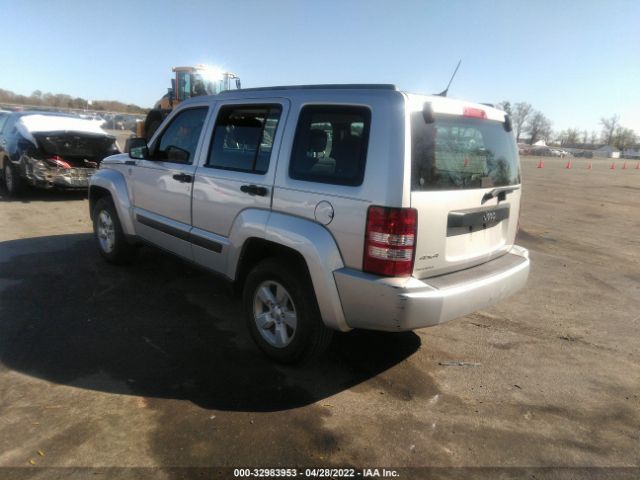 Photo 2 VIN: 1J4PN2GK5BW591777 - JEEP LIBERTY 