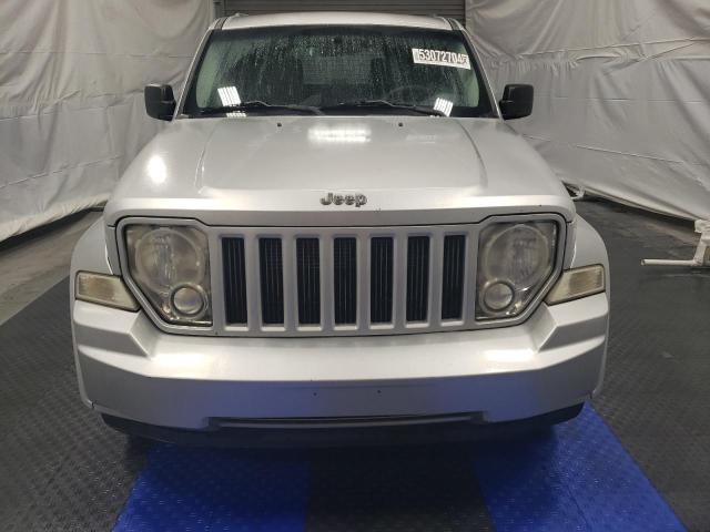 Photo 4 VIN: 1J4PN2GK6AW133129 - JEEP LIBERTY 