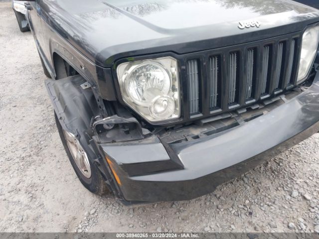 Photo 5 VIN: 1J4PN2GK6AW136967 - JEEP LIBERTY 