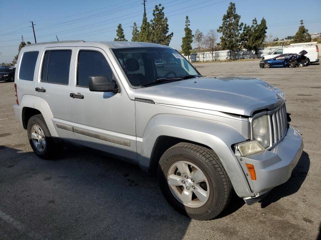 Photo 3 VIN: 1J4PN2GK6AW148262 - JEEP LIBERTY 