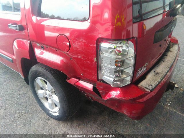 Photo 5 VIN: 1J4PN2GK6AW172514 - JEEP LIBERTY 