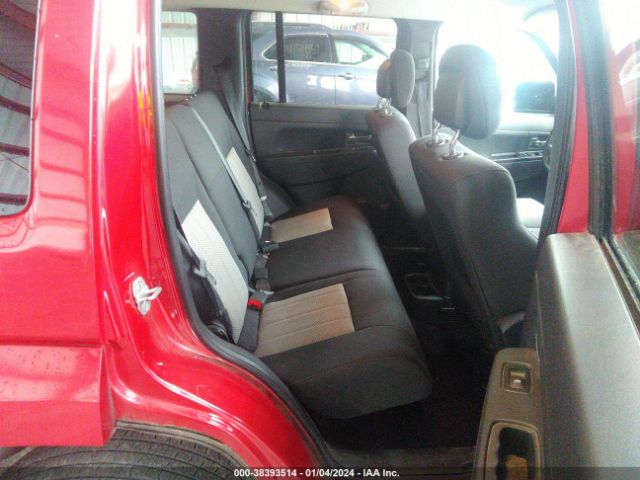 Photo 7 VIN: 1J4PN2GK6AW172514 - JEEP LIBERTY 