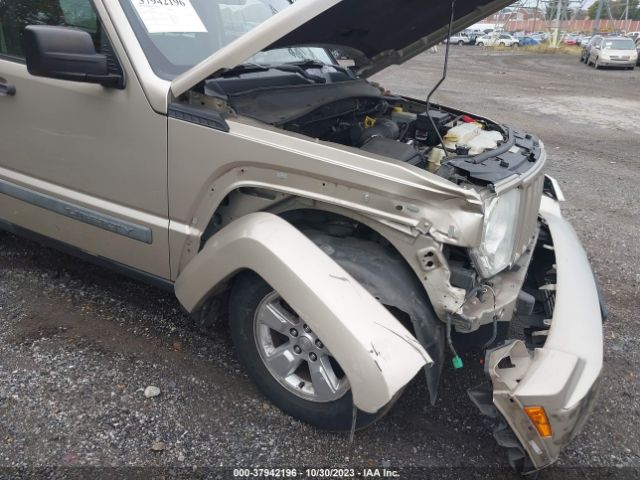 Photo 5 VIN: 1J4PN2GK6BW502122 - JEEP LIBERTY 