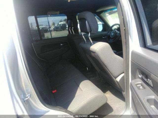 Photo 7 VIN: 1J4PN2GK6BW553300 - JEEP LIBERTY 