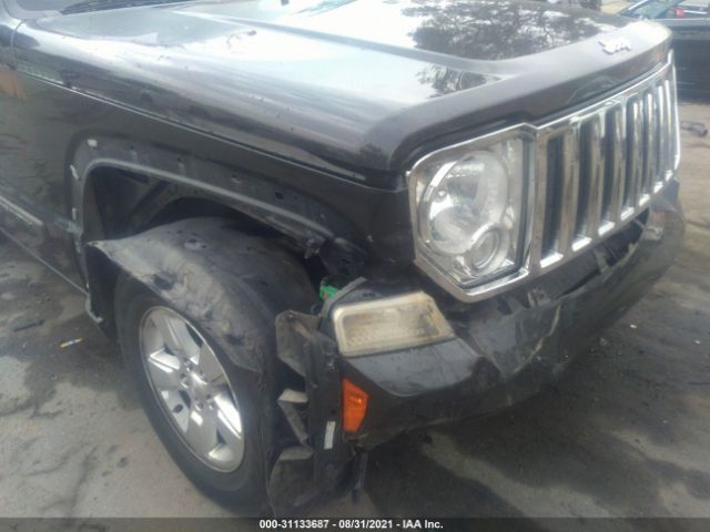 Photo 5 VIN: 1J4PN2GK6BW553555 - JEEP LIBERTY 