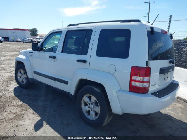 Photo 2 VIN: 1J4PN2GK6BW579394 - JEEP LIBERTY 