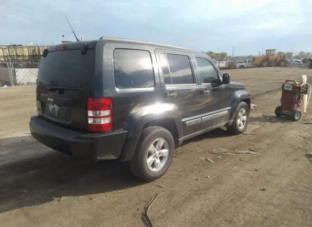 Photo 3 VIN: 1J4PN2GK78W501819 - JEEP LIBERTY 