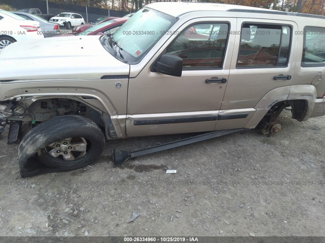 Photo 5 VIN: 1J4PN2GK7AW127419 - JEEP LIBERTY 