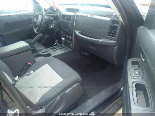 Photo 4 VIN: 1J4PN2GK7AW142230 - JEEP LIBERTY 