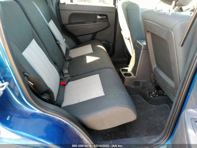 Photo 7 VIN: 1J4PN2GK7AW152871 - JEEP LIBERTY 