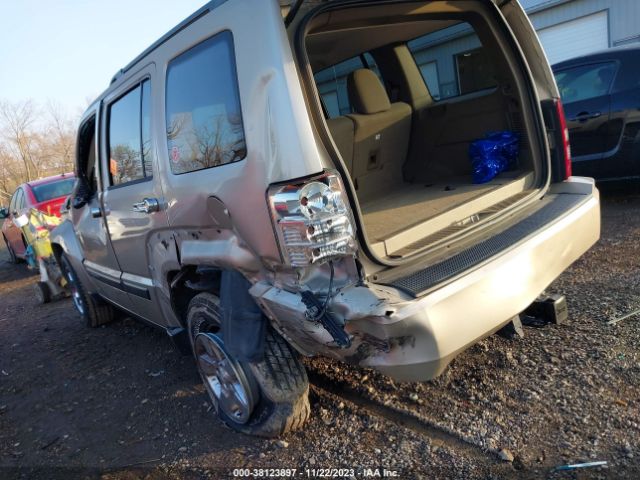 Photo 2 VIN: 1J4PN2GK7BW524193 - JEEP LIBERTY 