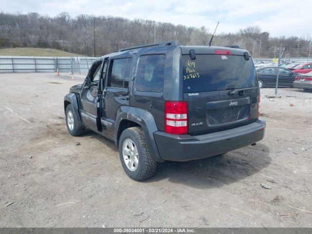 Photo 2 VIN: 1J4PN2GK7BW527613 - JEEP LIBERTY 