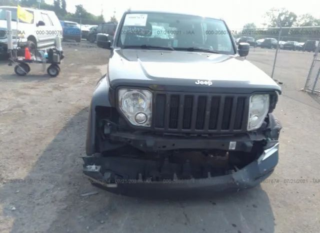 Photo 5 VIN: 1J4PN2GK7BW574138 - JEEP LIBERTY 