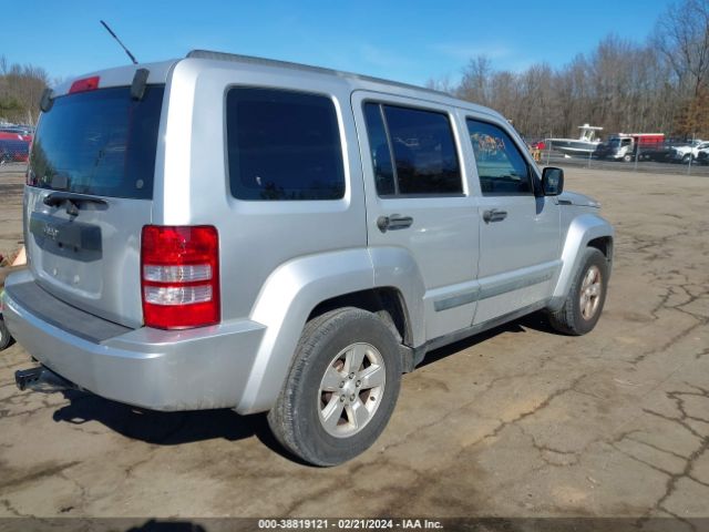 Photo 3 VIN: 1J4PN2GK8AW122956 - JEEP LIBERTY 