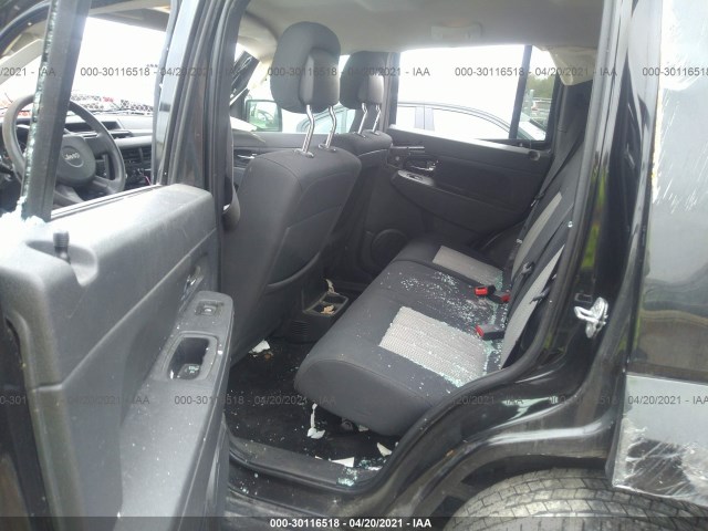 Photo 7 VIN: 1J4PN2GK8AW132385 - JEEP LIBERTY 