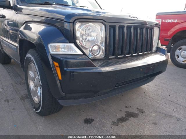 Photo 5 VIN: 1J4PN2GK8AW160266 - JEEP LIBERTY 