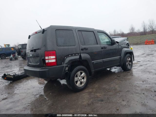 Photo 3 VIN: 1J4PN2GK8BW504597 - JEEP LIBERTY 