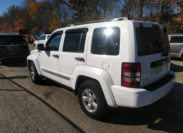 Photo 2 VIN: 1J4PN2GK8BW519200 - JEEP LIBERTY 