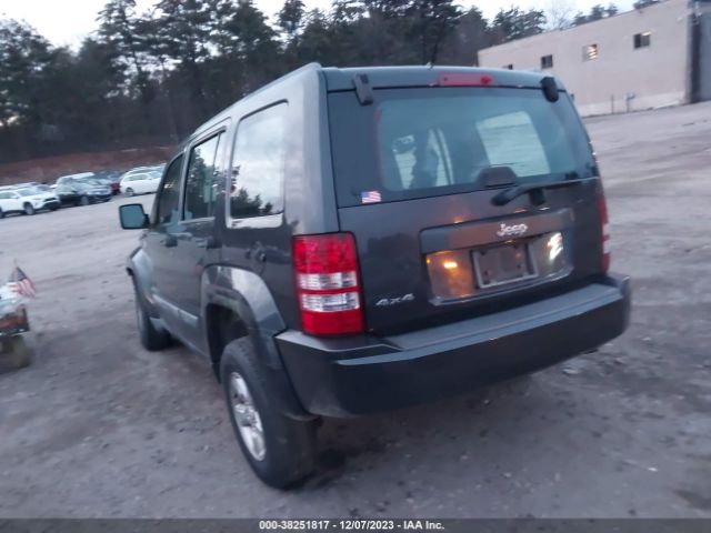 Photo 2 VIN: 1J4PN2GK8BW591823 - JEEP LIBERTY 