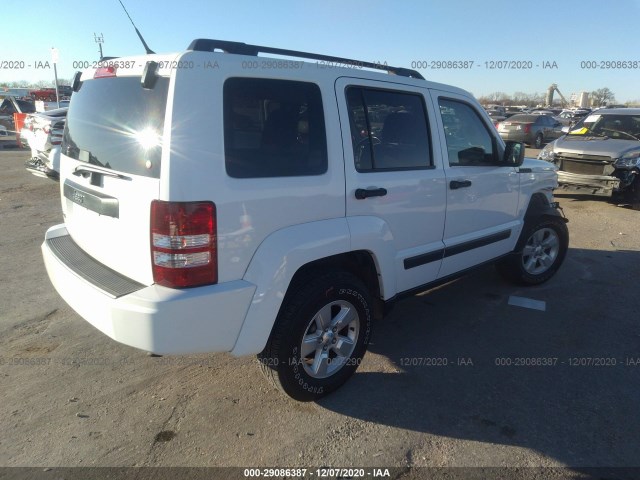 Photo 3 VIN: 1J4PN2GK9BW520100 - JEEP LIBERTY 