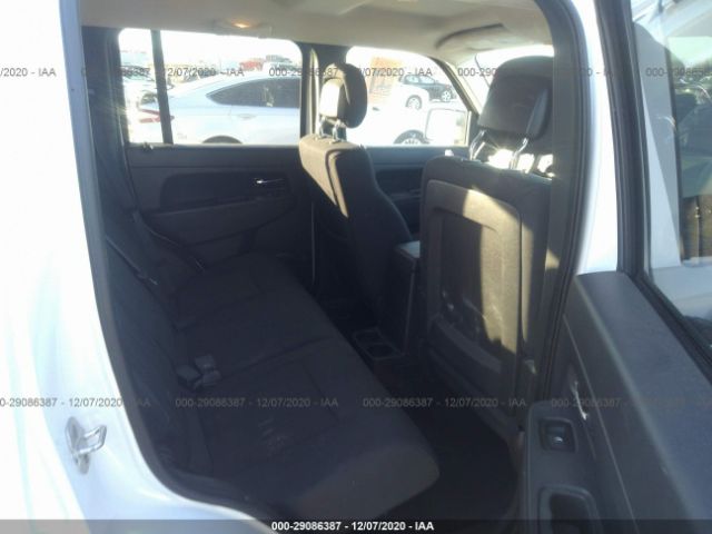 Photo 7 VIN: 1J4PN2GK9BW520100 - JEEP LIBERTY 