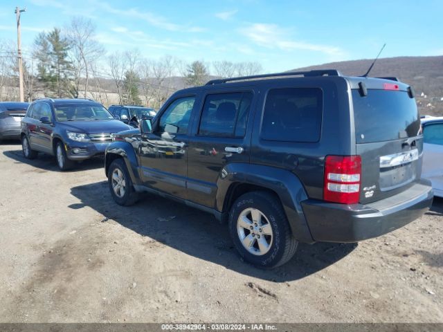 Photo 2 VIN: 1J4PN2GK9BW531369 - JEEP LIBERTY 