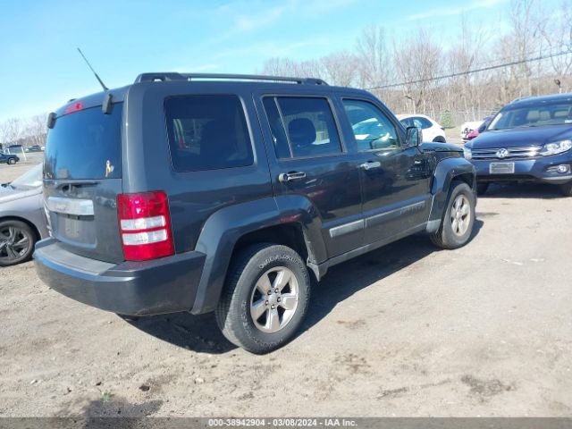 Photo 3 VIN: 1J4PN2GK9BW531369 - JEEP LIBERTY 