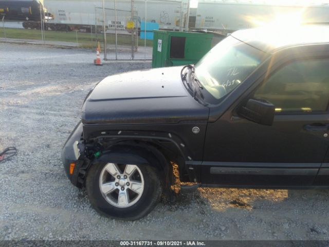 Photo 5 VIN: 1J4PN2GK9BW538516 - JEEP LIBERTY 