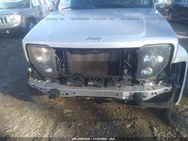 Photo 5 VIN: 1J4PN2GK9BW584511 - JEEP LIBERTY 