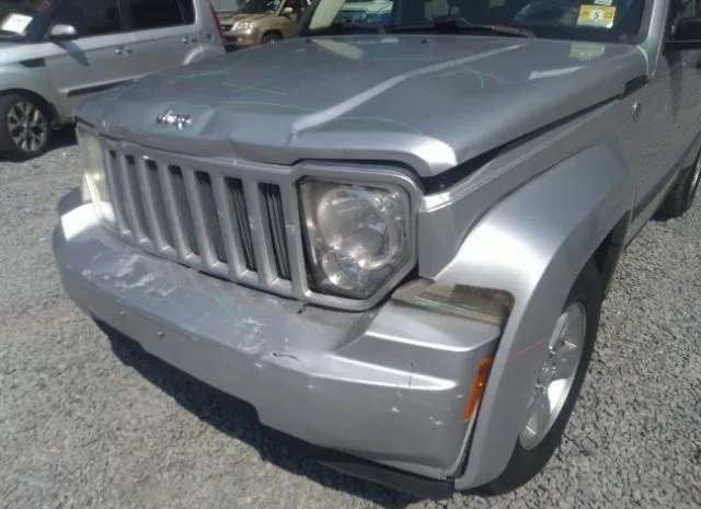 Photo 5 VIN: 1J4PN2GKXAW130024 - JEEP LIBERTY 