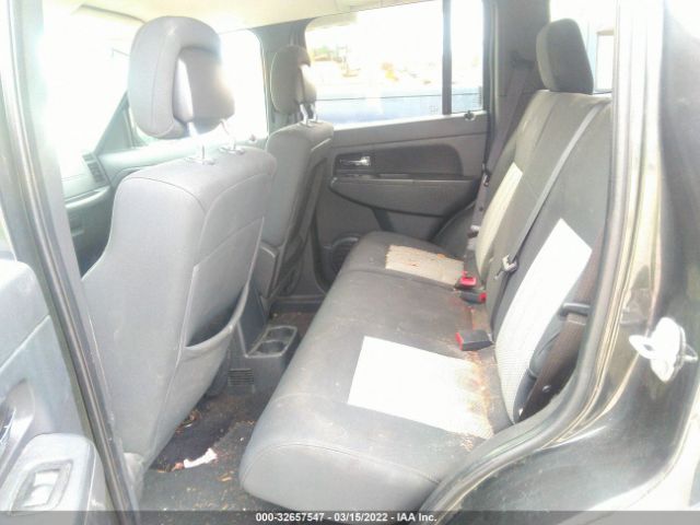 Photo 7 VIN: 1J4PN2GKXAW137071 - JEEP LIBERTY 