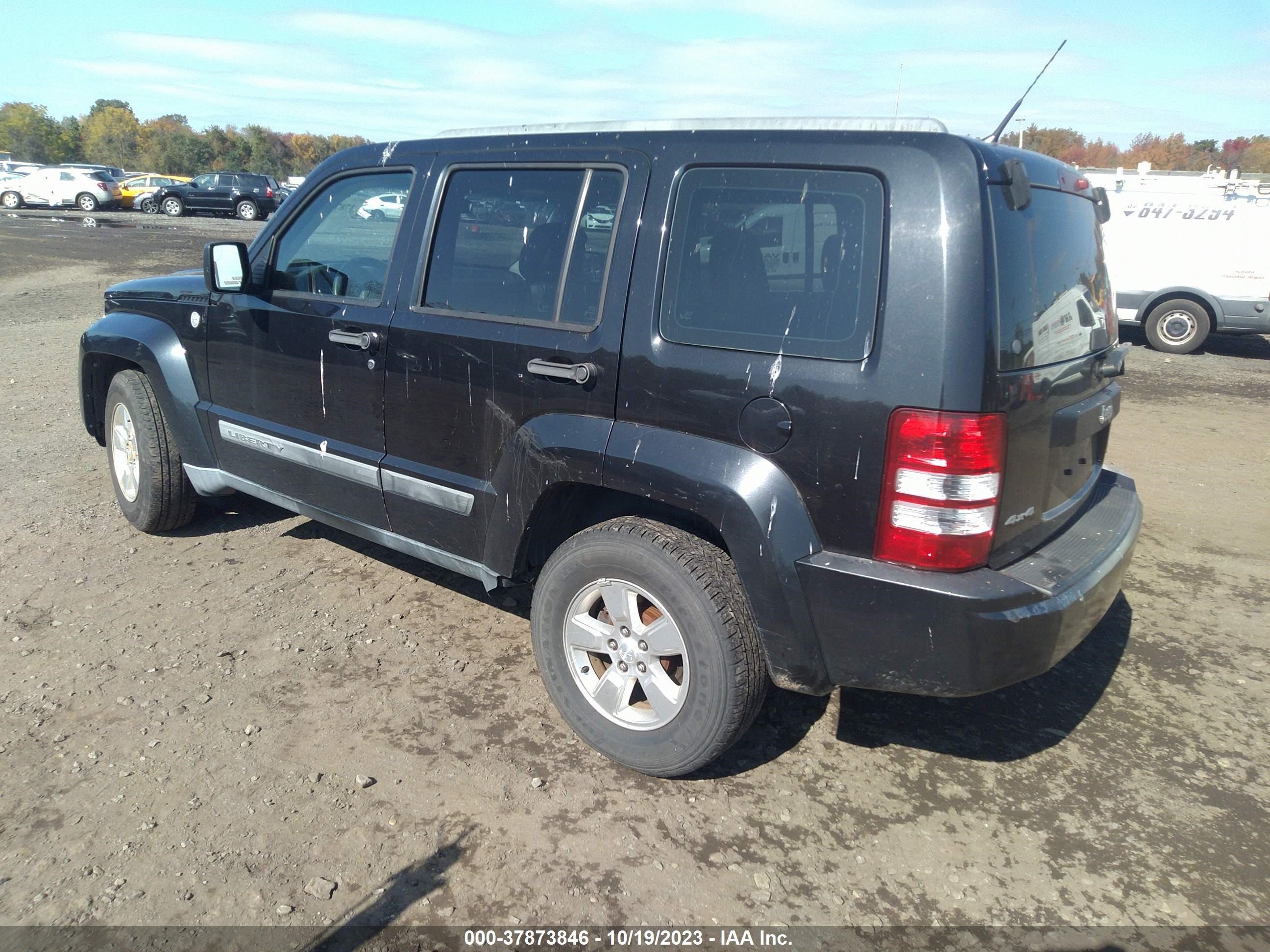 Photo 2 VIN: 1J4PN2GKXBW507517 - JEEP LIBERTY (NORTH AMERICA) 