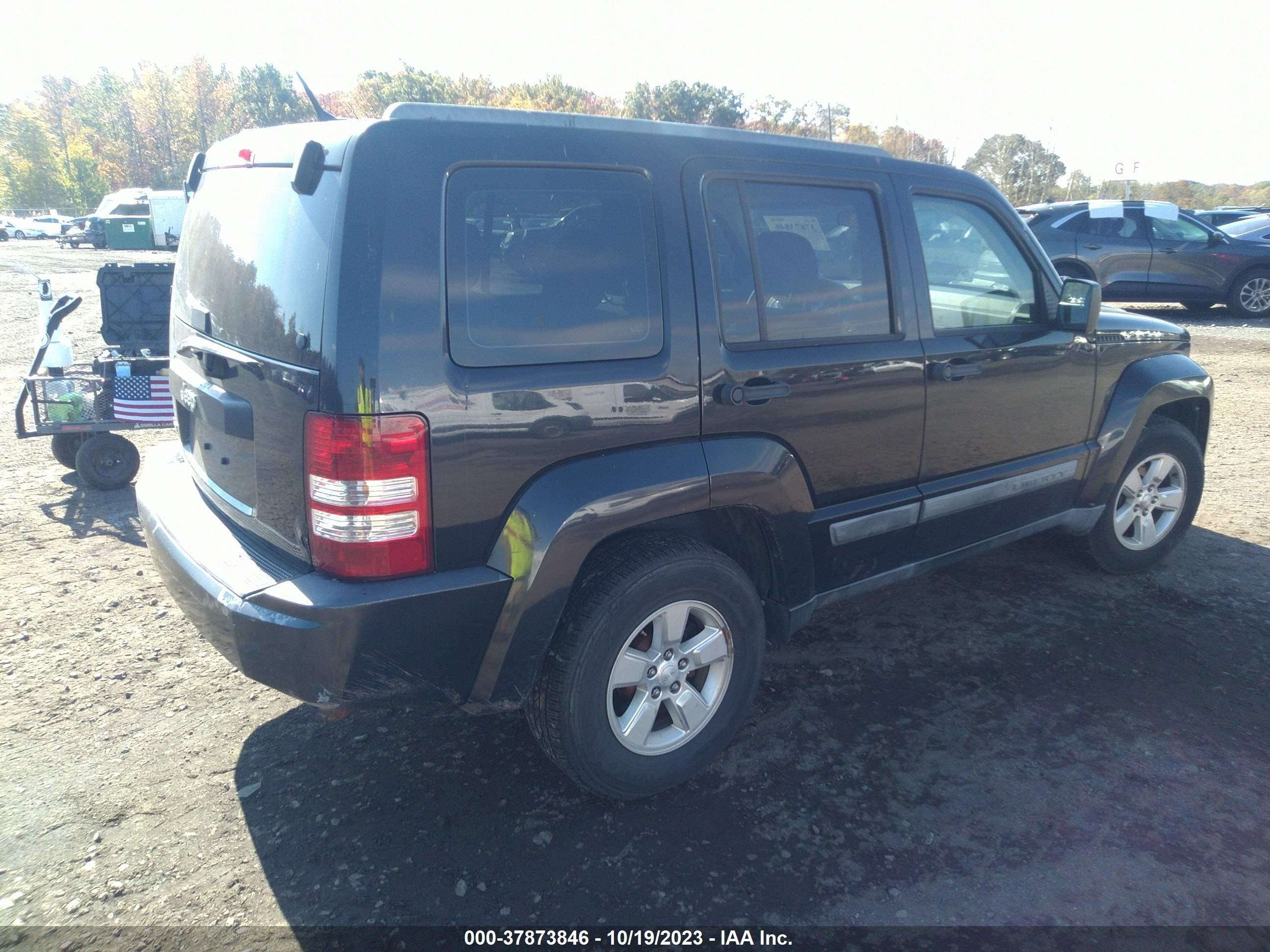 Photo 3 VIN: 1J4PN2GKXBW507517 - JEEP LIBERTY (NORTH AMERICA) 