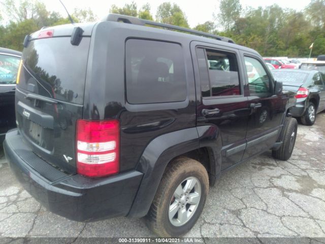 Photo 3 VIN: 1J4PN2GKXBW533857 - JEEP LIBERTY 