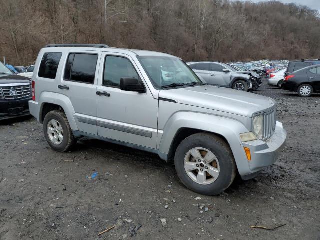 Photo 3 VIN: 1J4PN2GKXBW540145 - JEEP LIBERTY 