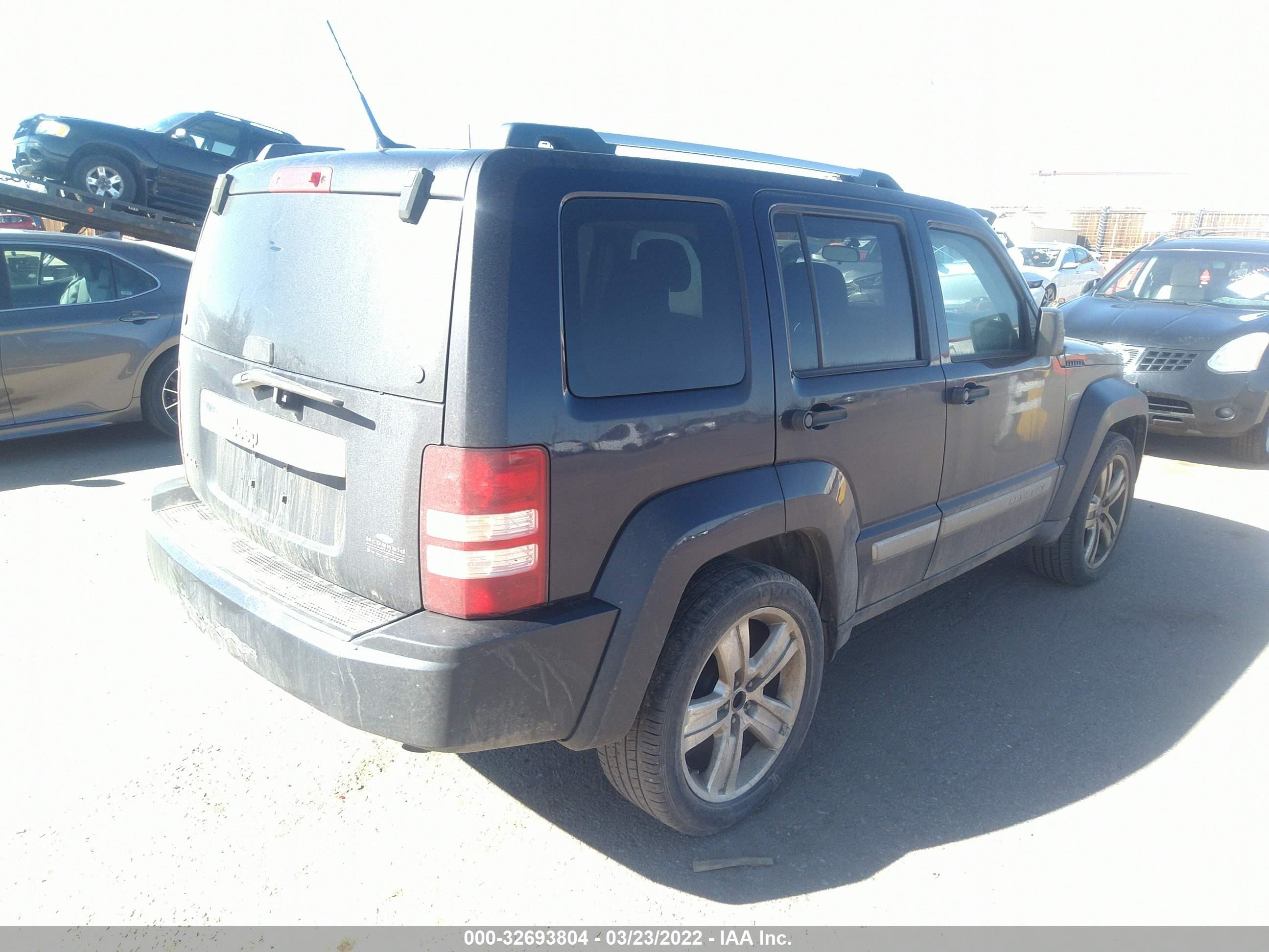 Photo 3 VIN: 1J4PN2GKXBW547547 - JEEP LIBERTY (NORTH AMERICA) 