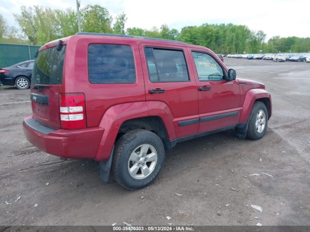 Photo 3 VIN: 1J4PN2GKXBW588938 - JEEP LIBERTY 