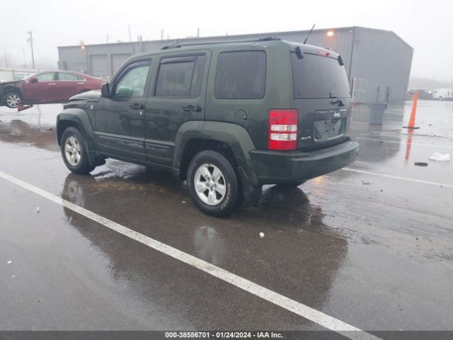 Photo 2 VIN: 1J4PN2GKXBW592312 - JEEP LIBERTY 