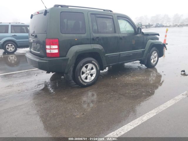 Photo 3 VIN: 1J4PN2GKXBW592312 - JEEP LIBERTY 