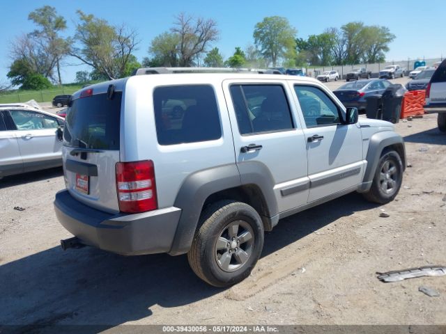 Photo 3 VIN: 1J4PN3GK2BW552747 - JEEP LIBERTY 