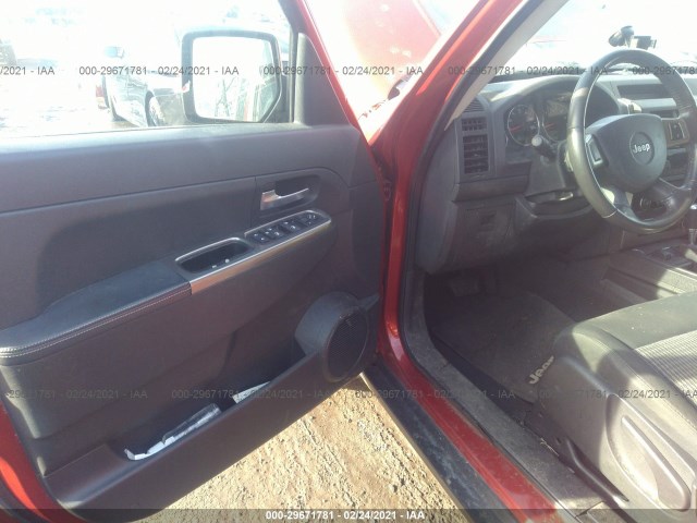 Photo 4 VIN: 1J4PN3GK3AW146605 - JEEP LIBERTY 