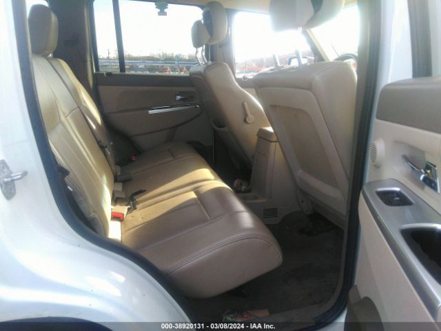 Photo 7 VIN: 1J4PN5GK0AW109393 - JEEP LIBERTY 