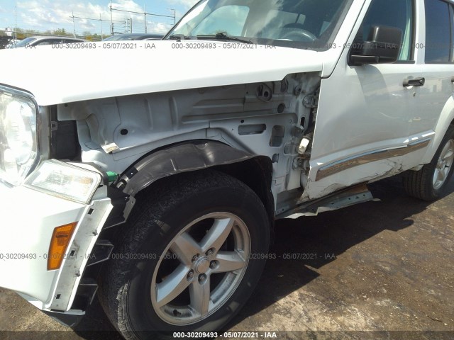 Photo 5 VIN: 1J4PN5GK0BW575942 - JEEP LIBERTY 