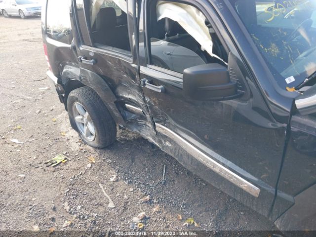 Photo 5 VIN: 1J4PN5GK1AW113176 - JEEP LIBERTY 